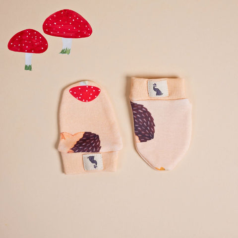 Hedgehog and Hearts - Mittens